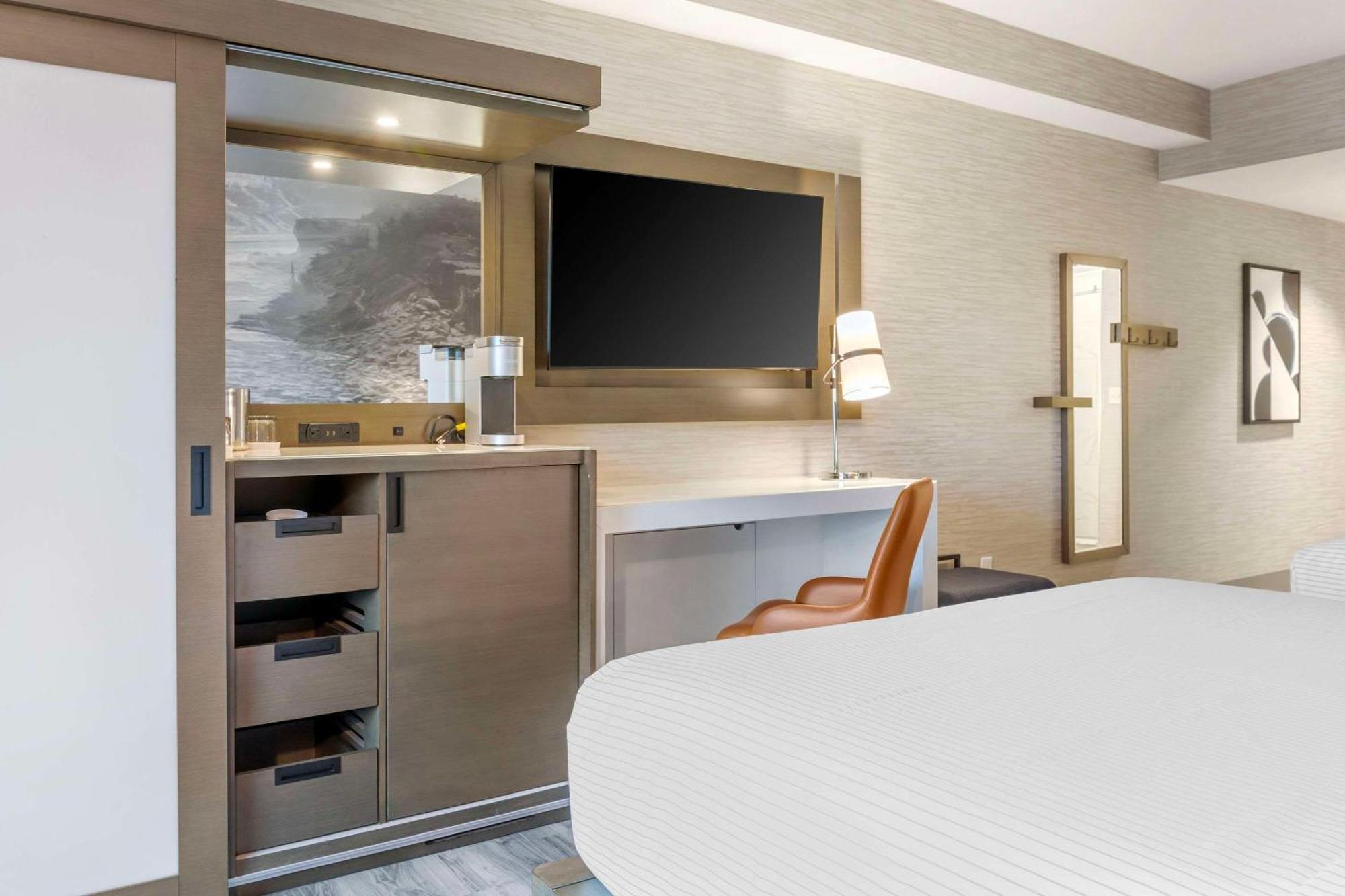 Quadruple Room Two Queen Beds Non Smoking