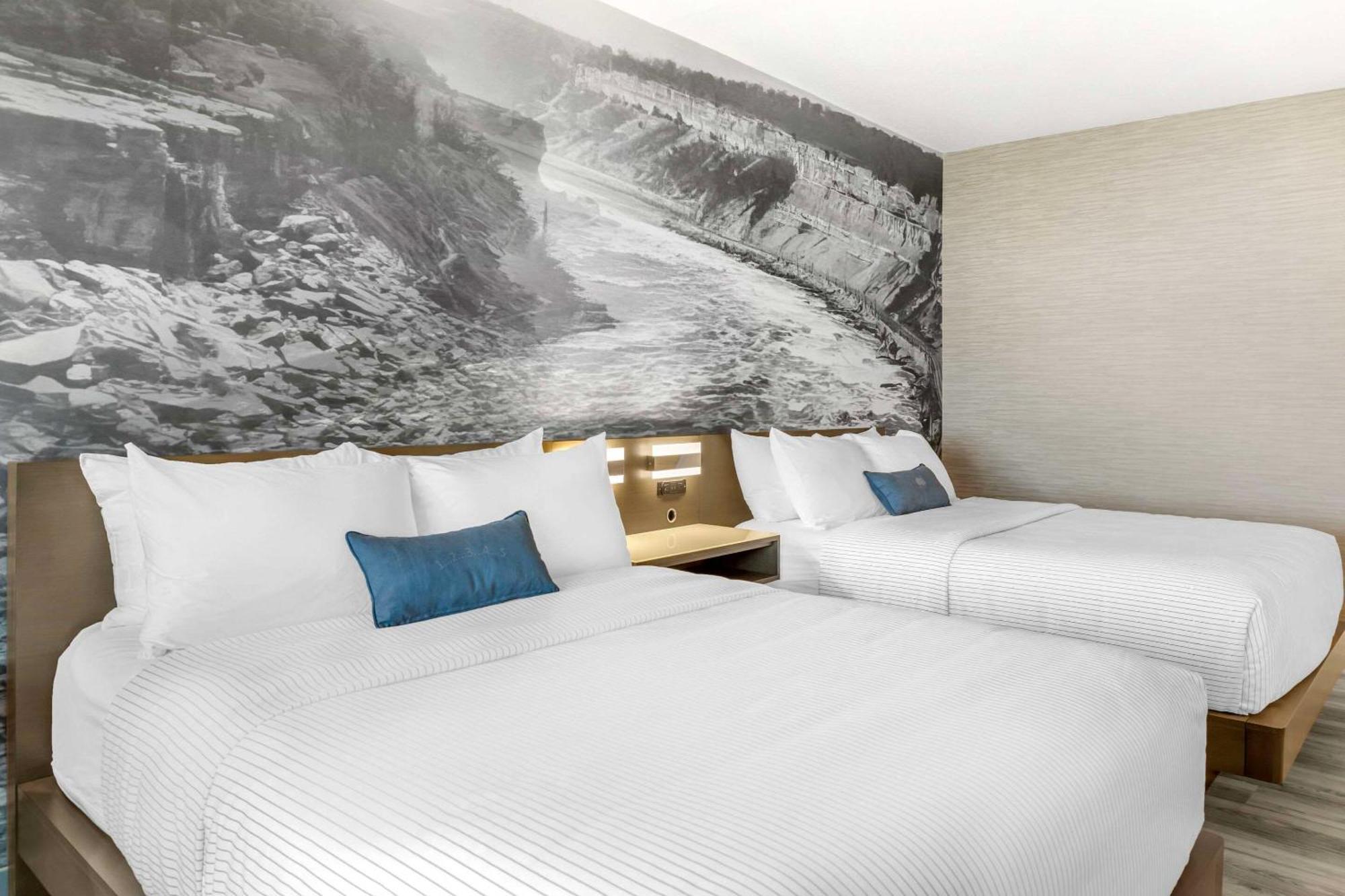 Quadruple Room Two Queen Beds Water View Non Smoking